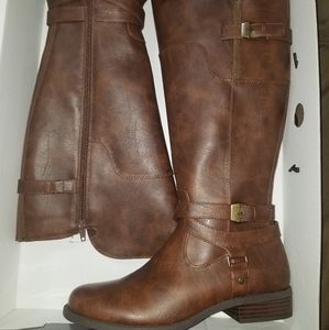 New Guess Boots